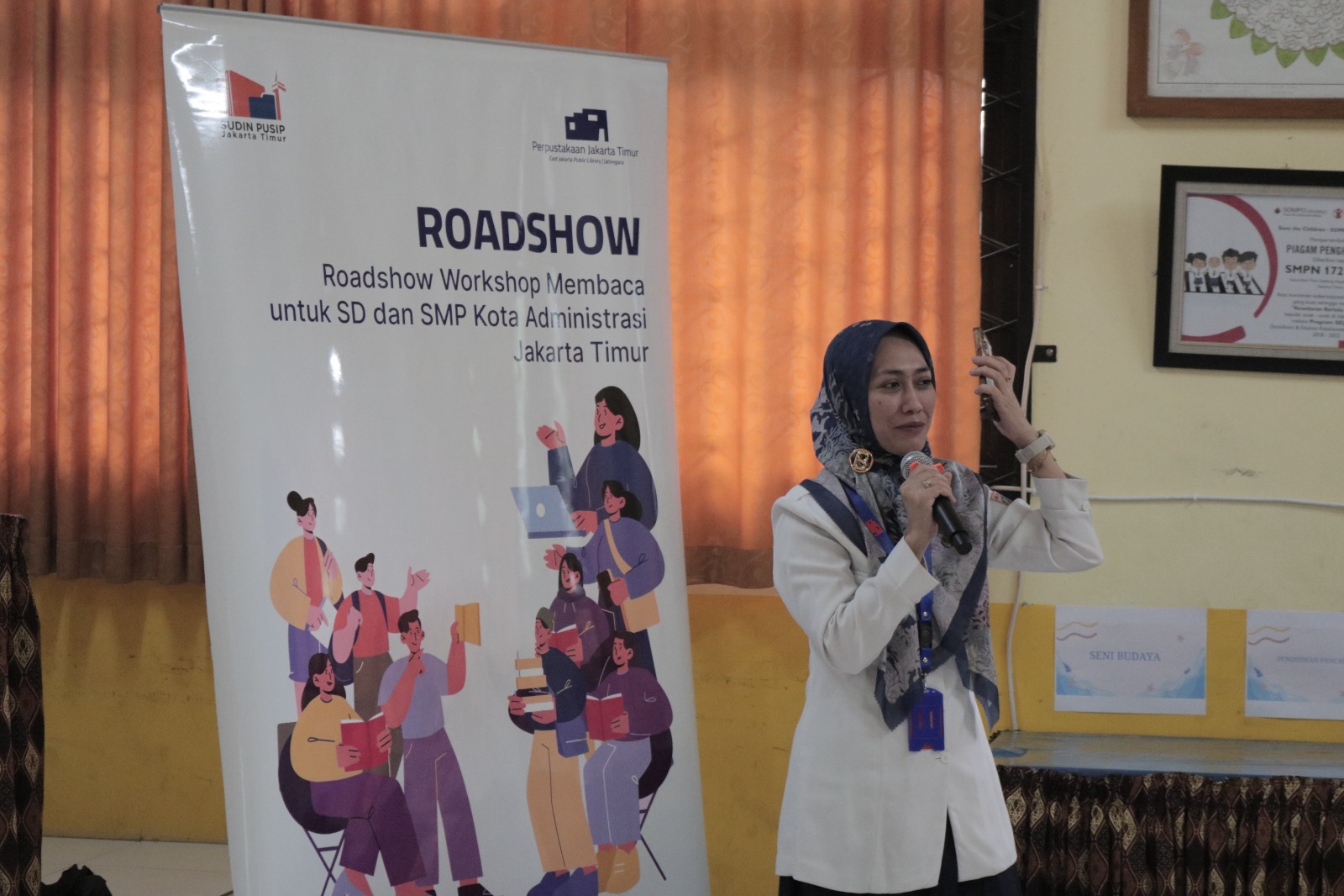 Roadshow Workshop Membaca Di SMP Negeri 172 Jakarta